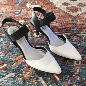 Vera Wang pumps